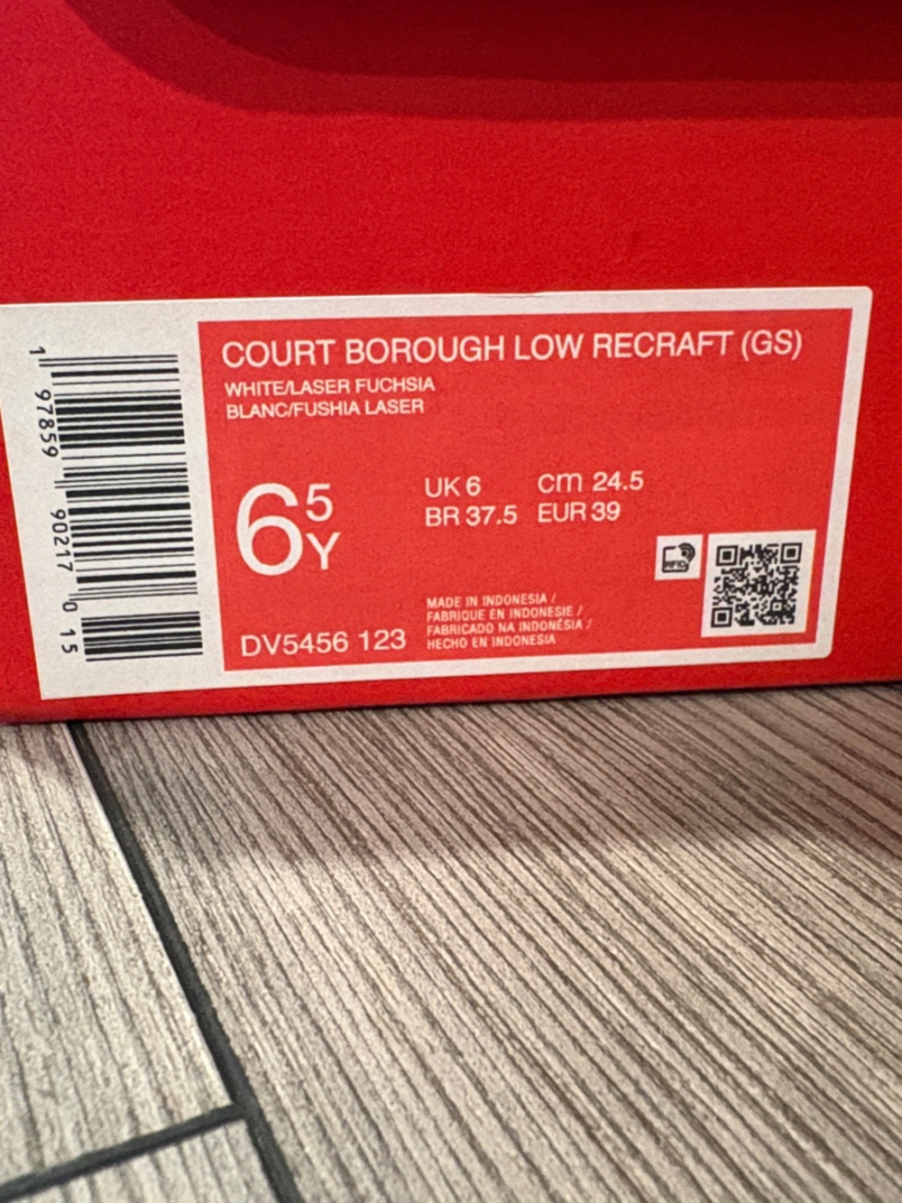 BNWT Nike fuchsia pink dunks - Picture 5 of 5